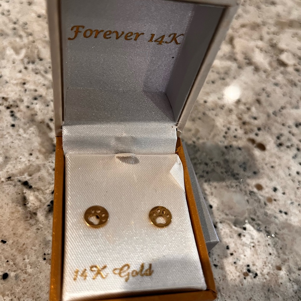14k Gold Dog Paw Stud Earrings